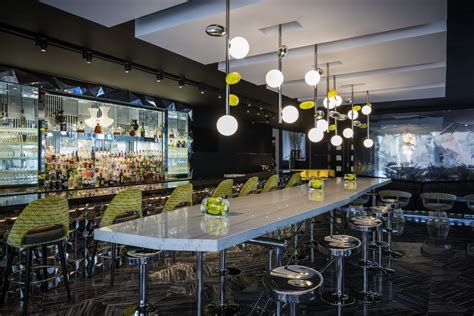 LE BAR .